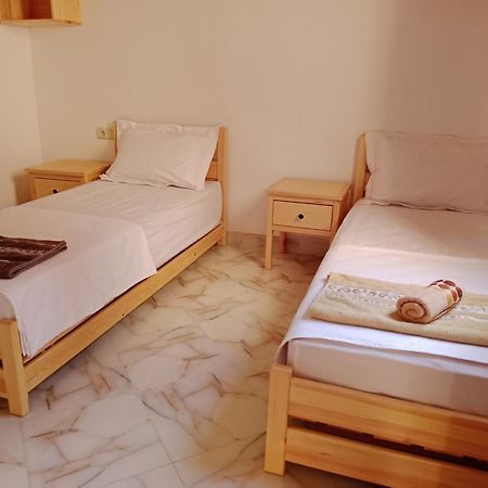 Ocean Waves Guest House 依索安 外观 照片