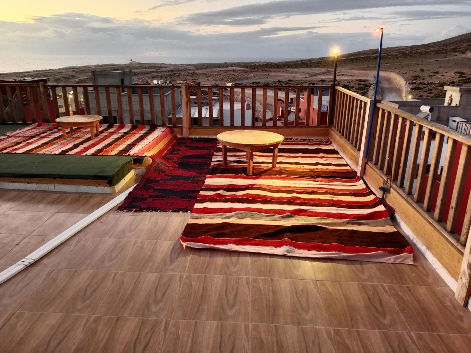 Ocean Waves Guest House 依索安 外观 照片