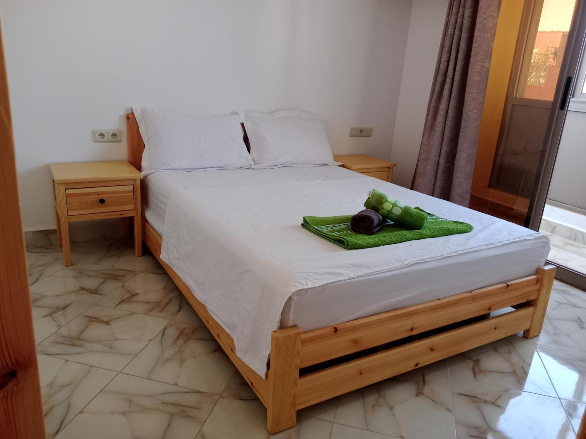 Ocean Waves Guest House 依索安 外观 照片